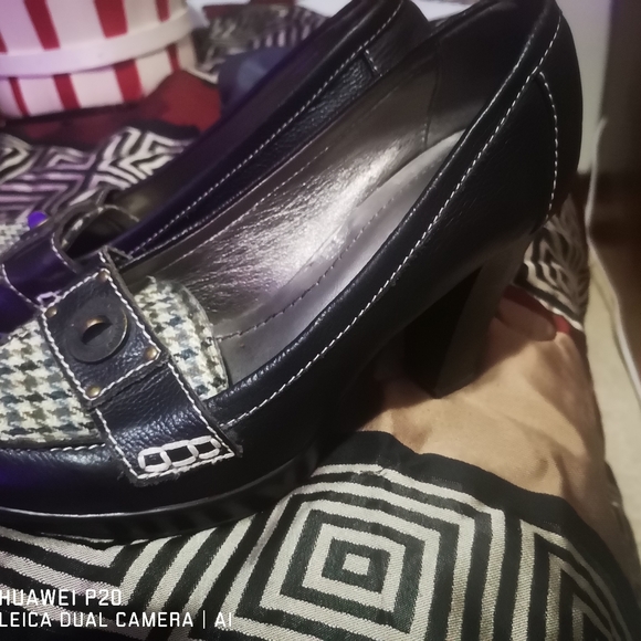 Hush puppy pumps - Picture 2 of 2